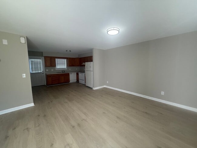 Photo - Two bedroom, 1 bath apartment in Burlington Unit 650