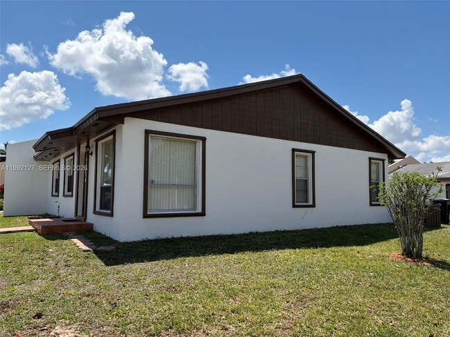 Photo - 11938 SW 122nd Ct