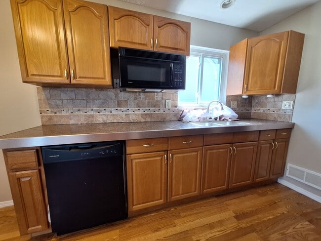 Photo - Your next Home!!!  Charming Three Bedroom in Roseville
