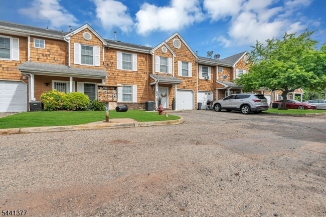 Photo - 19 Delavan Ct