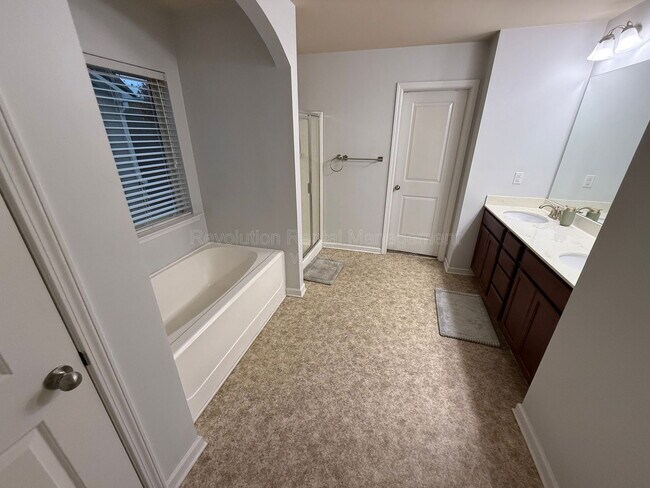 Photo - 5059 Saphire Ct