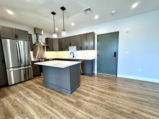 Building Photo - 21 Summer St Unit 201 Rental