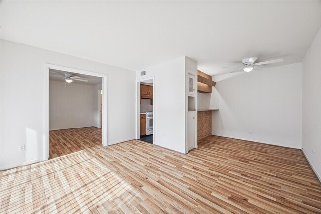 Photo - 3703 Roseland St Unidad 10