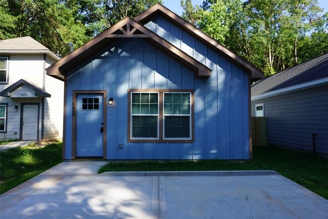 Building Photo - 9868 Arbor Oak