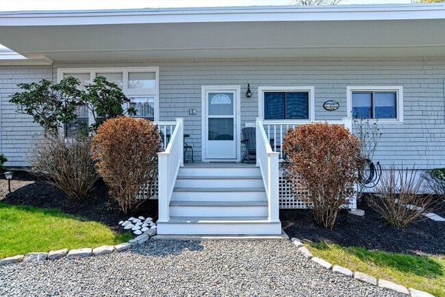 16 Warwick Rd