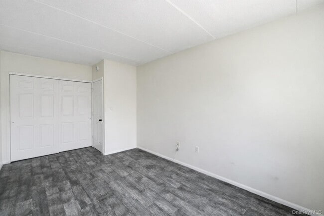 Photo - 426 E 159th St