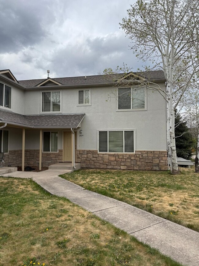 Building Photo - 2624 Graceland Dr