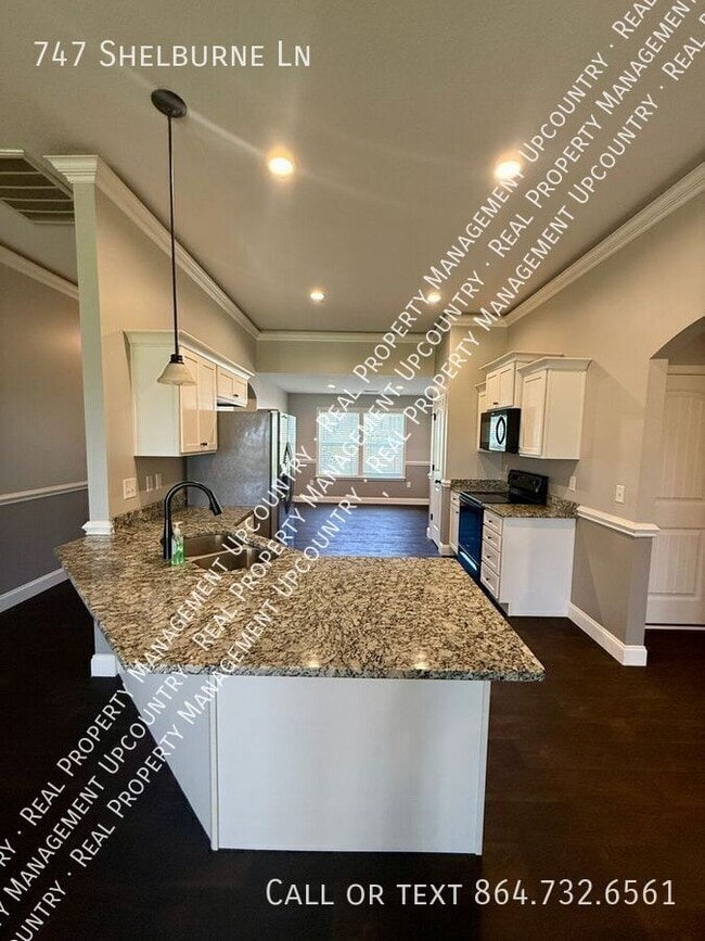 Photo - 747 Shelburne Ln