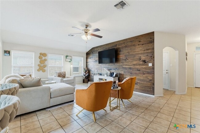 5407 Laustin Ln