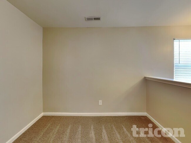 Photo - 1704 Sawtooth Ct