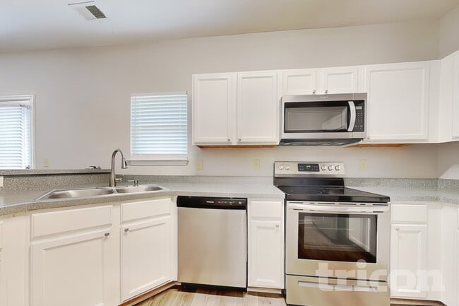 35 Wyndham Ct