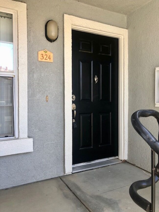 Photo - 885 Halidon Way Unidad 324