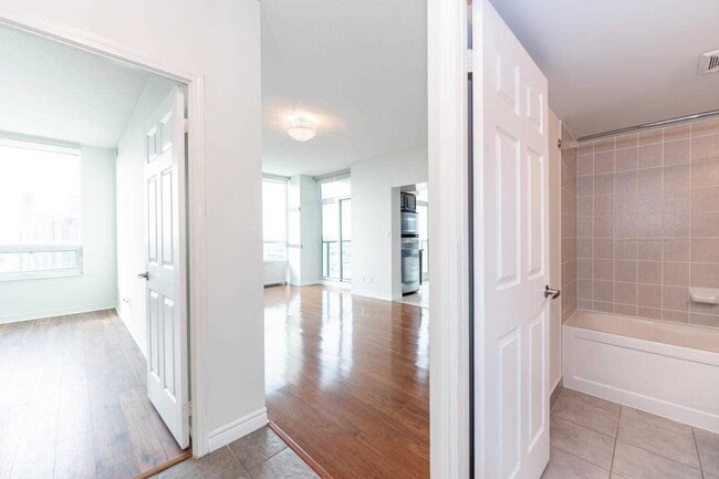 Photo - 208-3208 Enfield Pl