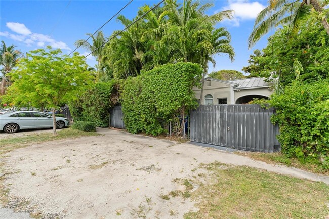 Photo - 2280 SW 16th Ct Casa
