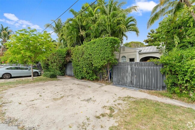 Building Photo - 2280 SW 16th Ct Rental