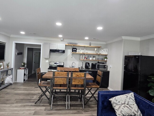 2712 Mastin Lake Rd NE