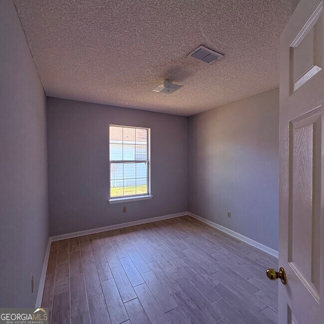 Photo - 175 Talbot Ct