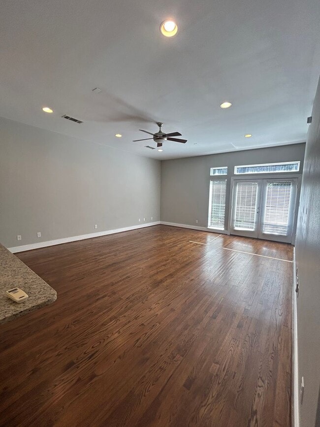 Photo - 5711 Ross Ave