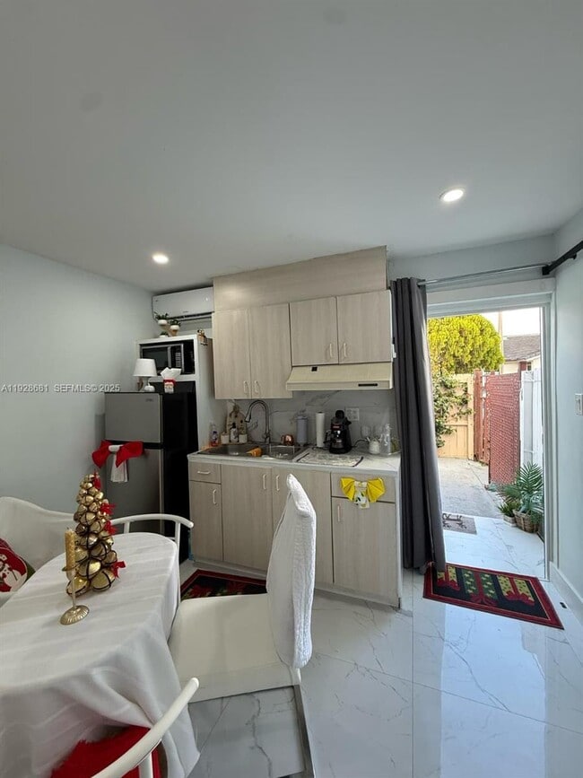 Photo - 2410 SW 143rd Ct Unit 1