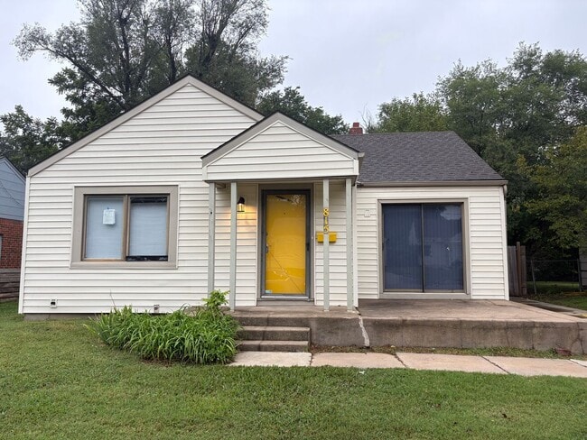 Beautiful 2 Bedroom 1 Bath + Large Garage/... - Beautiful 2 Bedroom 1 Bath + Large Garage/... House