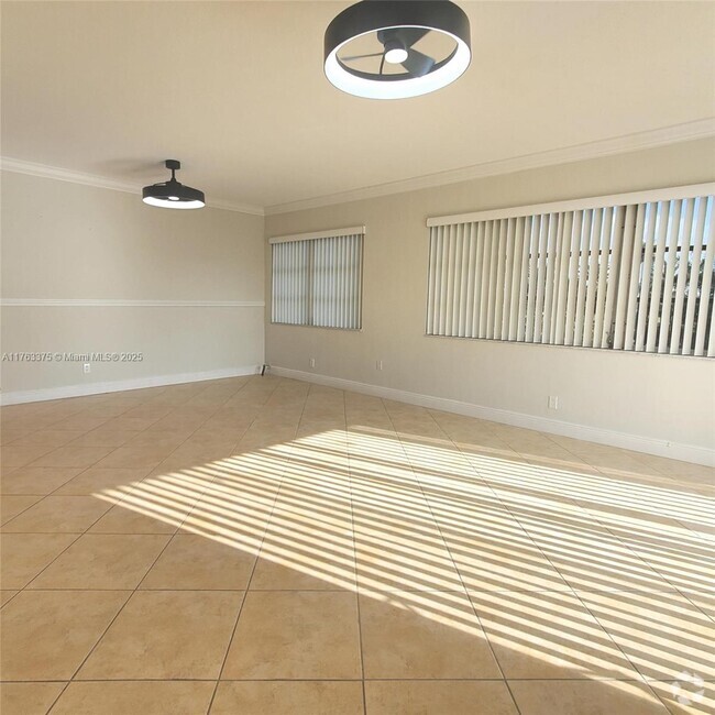 Building Photo - 1450 Atlantic Shores Blvd Unit 301 Rental