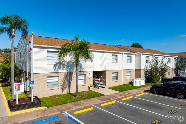 Photo - Manhattan Palms Condominiums