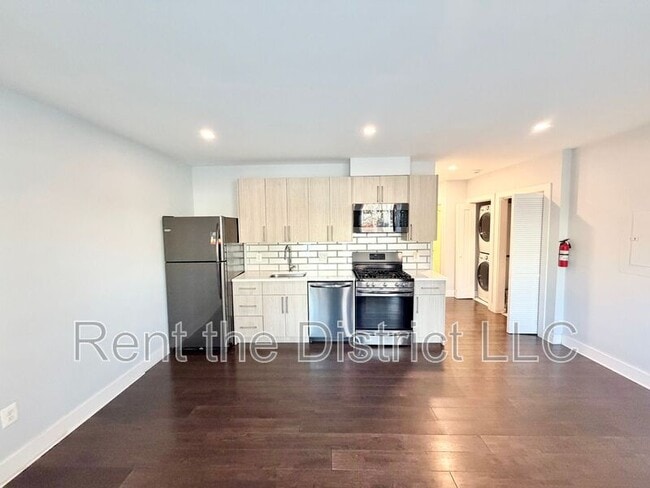 Photo - 1605 F St NE Unit #1