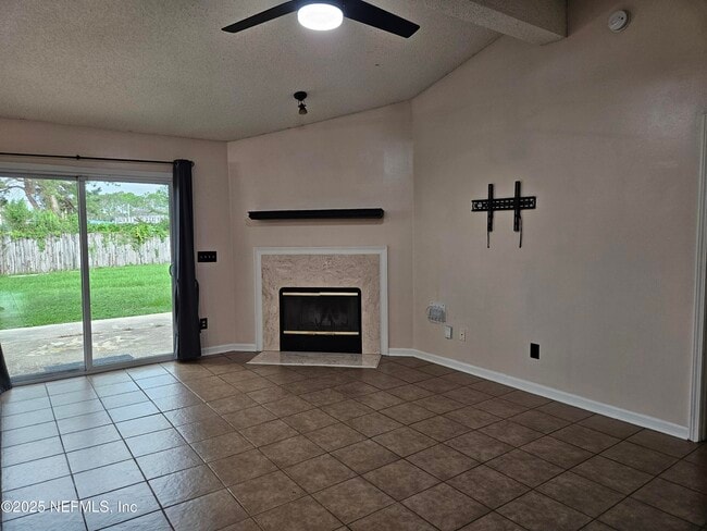 Photo - 1203 Stern Way