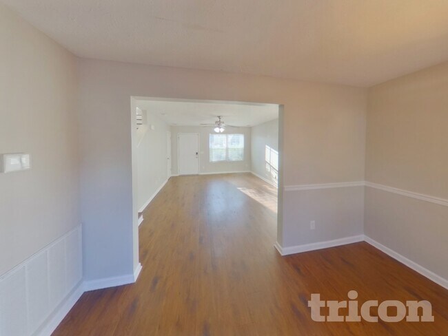 Photo - 916 Coolidge Ct