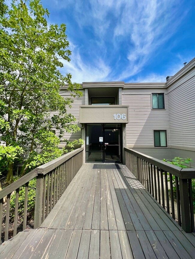 Beautiful City Views in Covington! - Beautiful City Views in Covington! Condo Unit K
