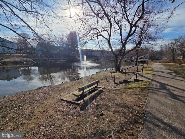 Photo - 1729 Leisure Way