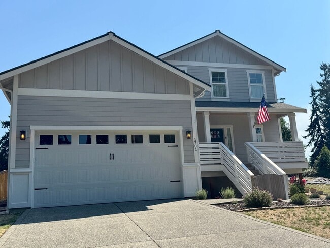 Building Photo - Private Palmer Lake Home w/ 3 Bedrooms, Of...