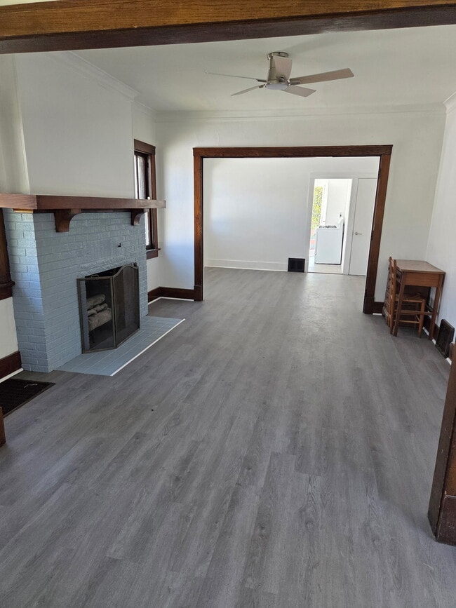 Photo - 2304 N Ellis St