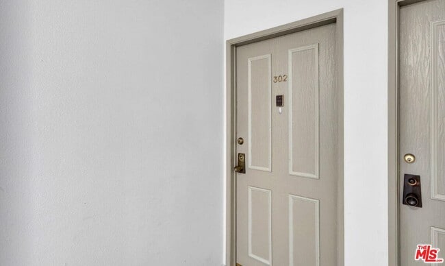 Photo - 5845 Doverwood Dr Unit 302