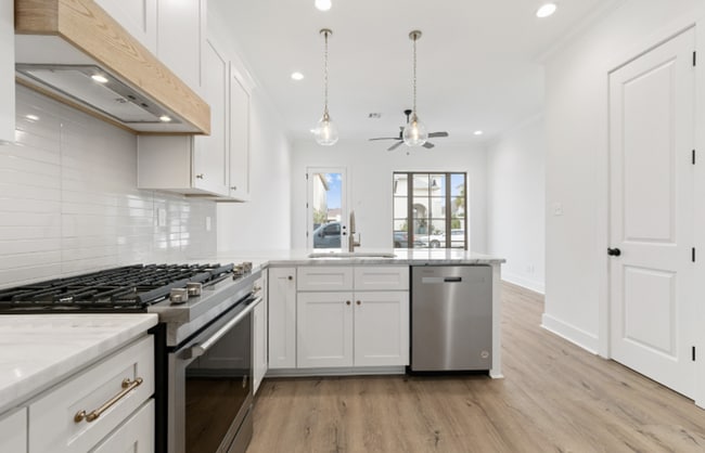 Photo - FOR RENT in SUGAR MILL POND!