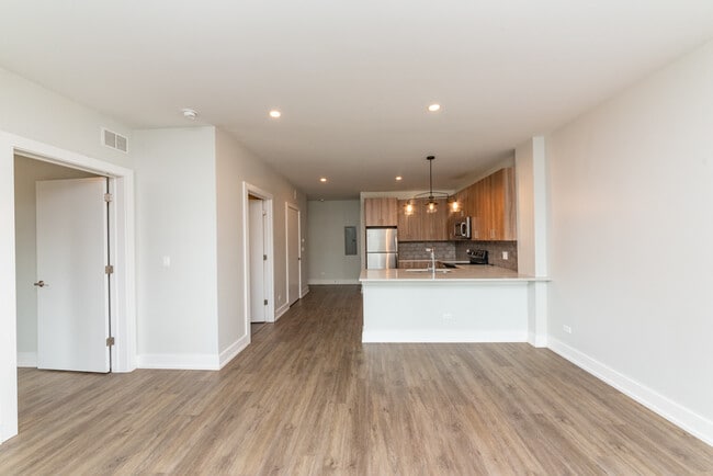 Photo - 2111 S Halsted St
