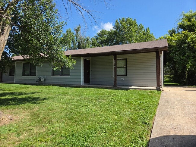 Building Photo - 3617-3619 Greeley Dr Unit 3619