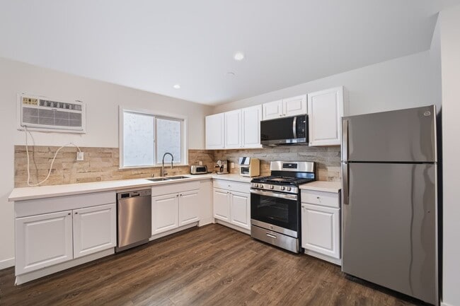 4323 Van Nuys Blvd Unit 4