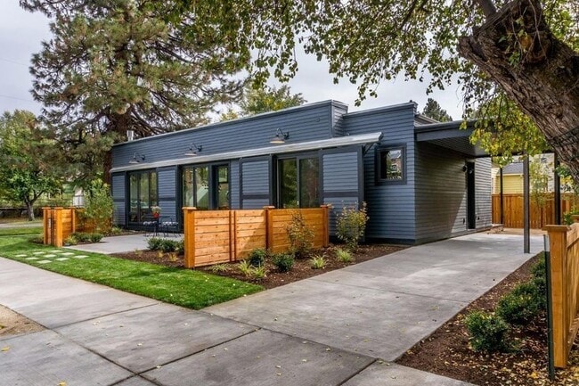 Photo - Modern Cottage in Prime Downtown Bend Loca...