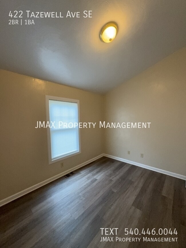 Photo - 422 Tazewell Ave SE