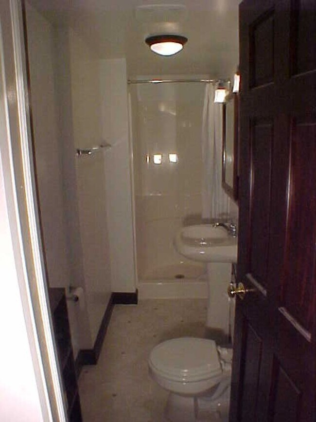 Photo - 215 E Mifflin St Unit 2