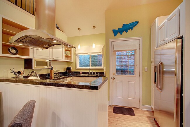 Photo - Furnished Cozy Bungalow Style Condo in Capitol Hill