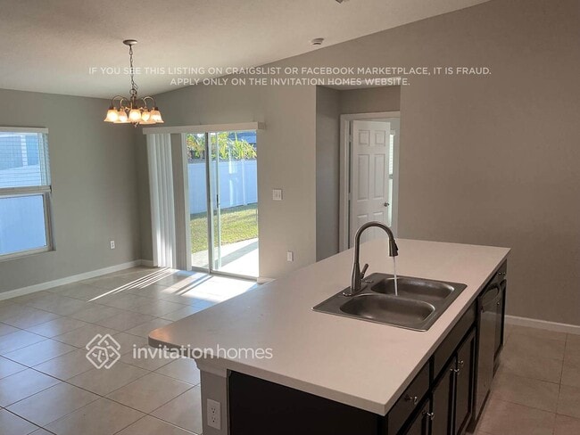 Photo - 886 SW Del Rio Blvd