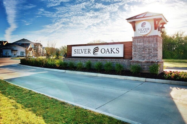 Photo - Silver Oaks