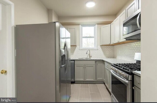 Photo - 115 Montgomery Ave