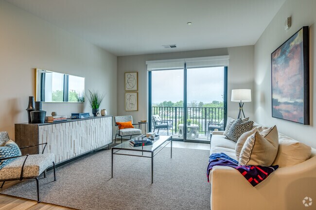 1 BR, 1 BA - 780SF