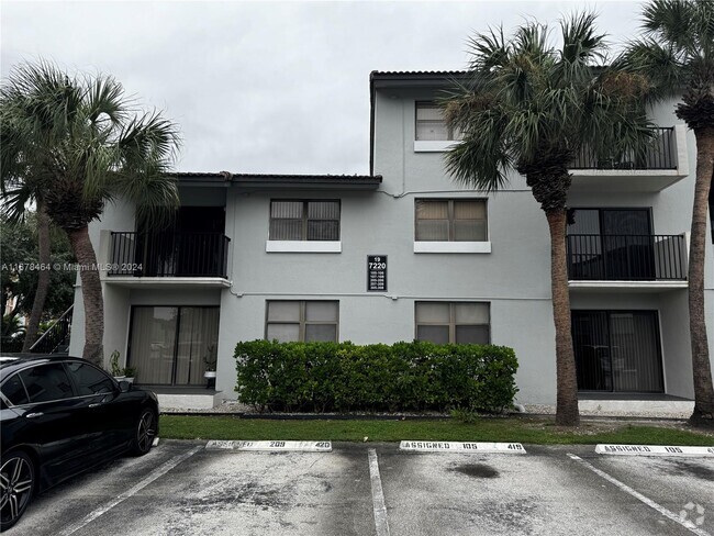 Building Photo - 7220 NW 179th St Unit 206 Rental