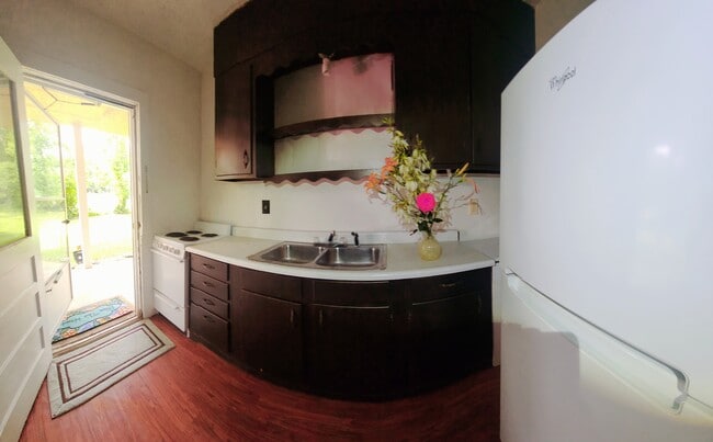 Photo - 1004 W Main St Unidad SUITE