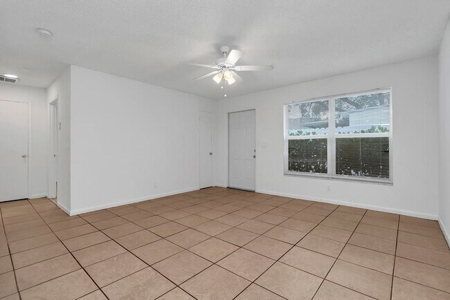 Photo - 1320 Wellington St Unit B