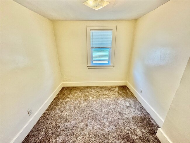 Photo - 235 E Elm St